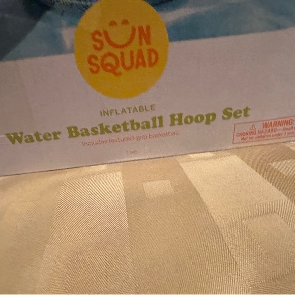 Sun Squad‎ Inflatable Water Basketball Hoop Set - Blue and Yellow - Picture 5 of 7